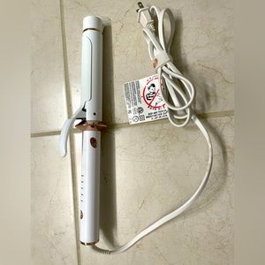 T3 Twirl 1.25” Ceramic Curling Iron